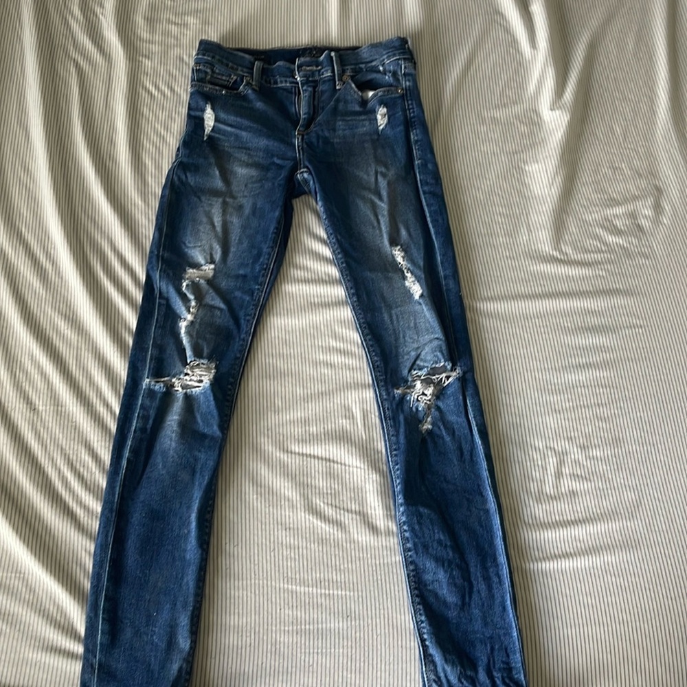 Lucky Brand Jeans 
Size 00/24
Only worn a couple times